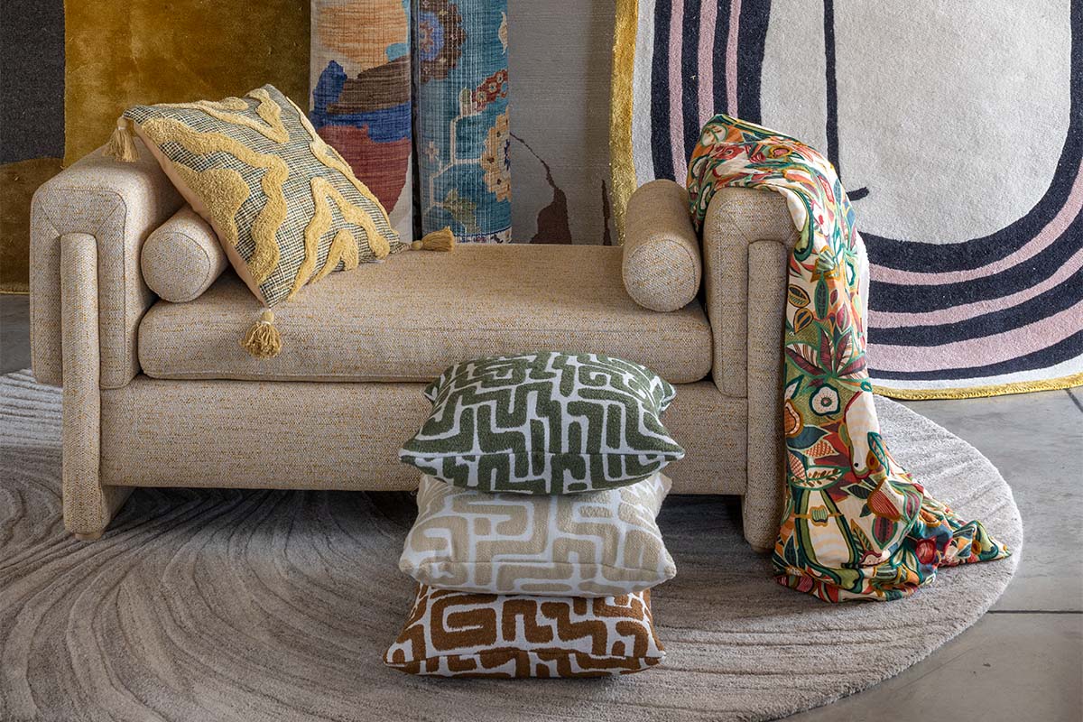 El poder de los textiles en interiores para crear atmósferas acogedoras
