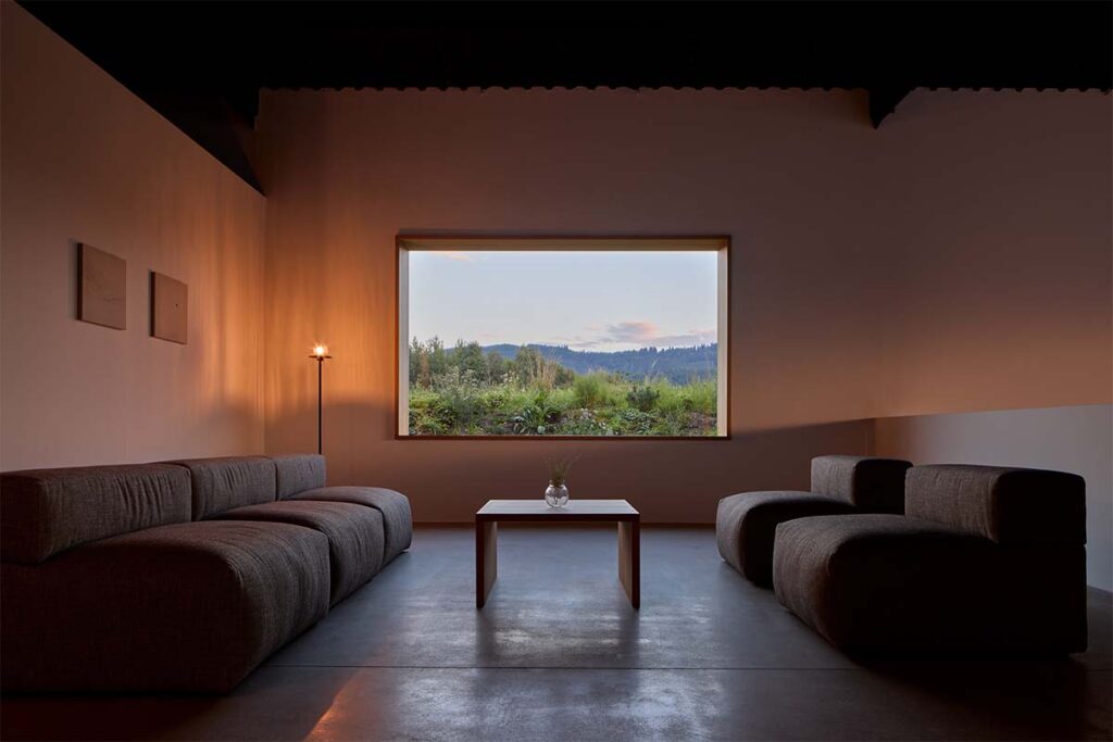 jakub janosik spoj hq and showroom filip beranek 8 En esta obra la arquitectura es un puente entre naturaleza, cultura y diseño