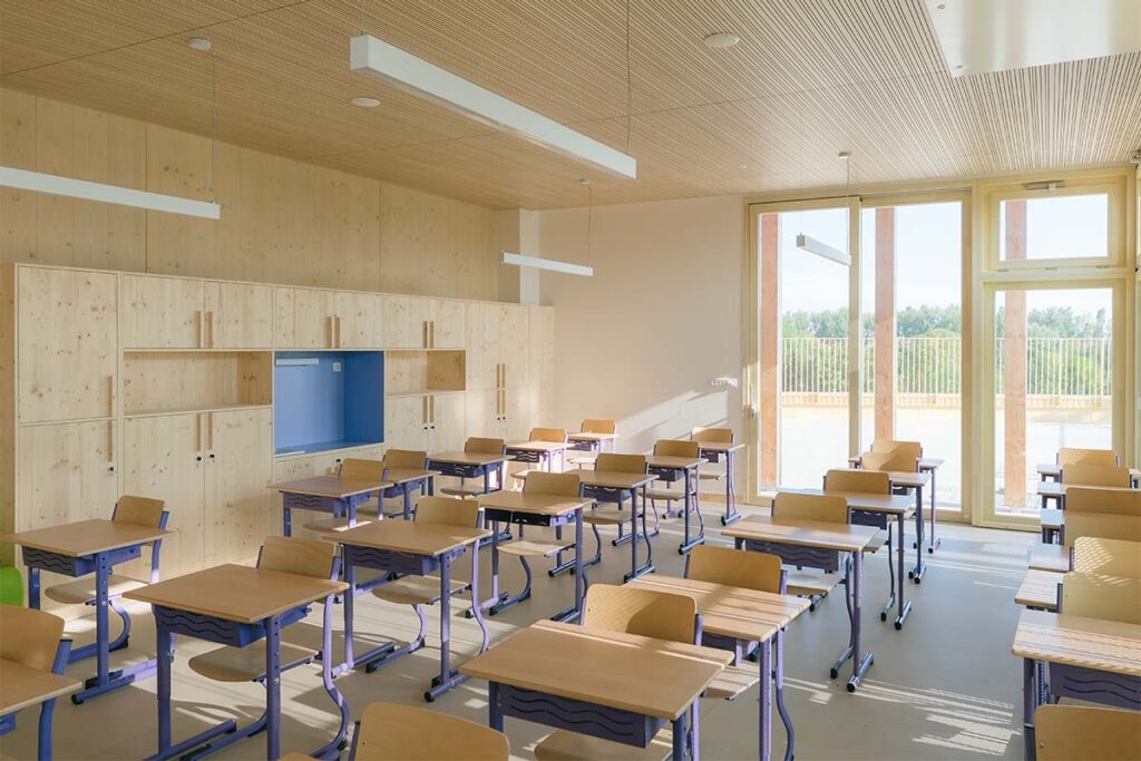 r2k architecte Escuela Oiseau Lyre 3 Una escuela en Francia con un diseño nórdico, biofílico y sostenible