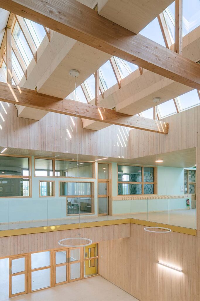 r2k architecte Escuela Oiseau Lyre 5 Una escuela en Francia con un diseño nórdico, biofílico y sostenible