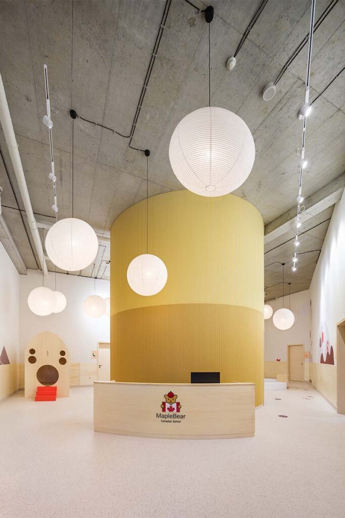 soa architekti maple bear schools olomouc studio flusser 2 El diseño interior revoluciona este colegio en República Checa
