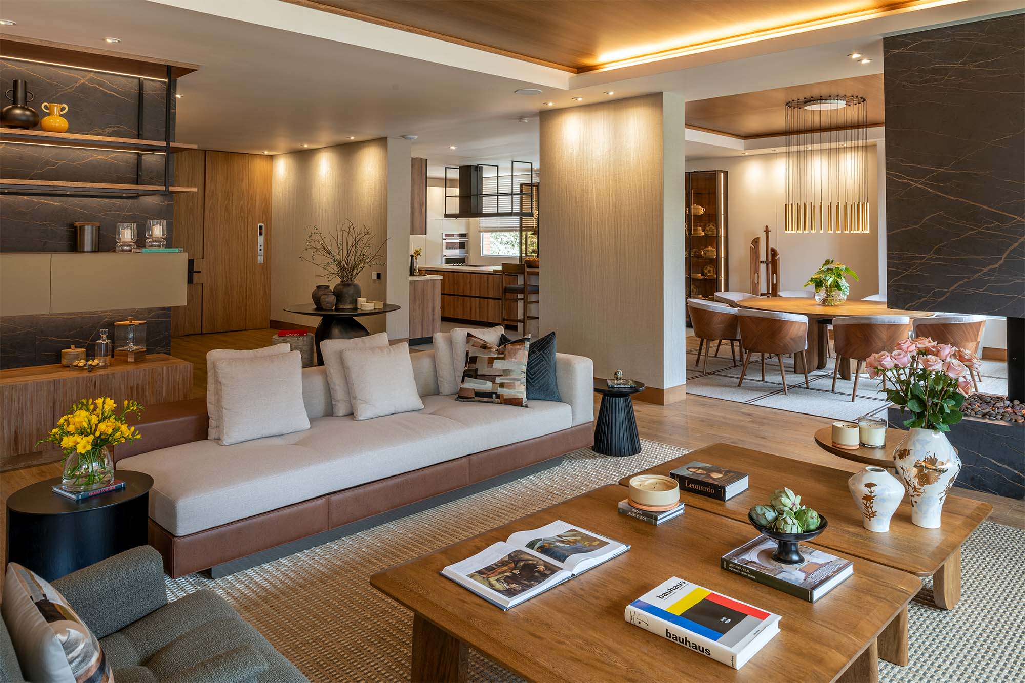 Así se transformó un apartamento de los 90 en un refugio contemporáneo lleno de luz