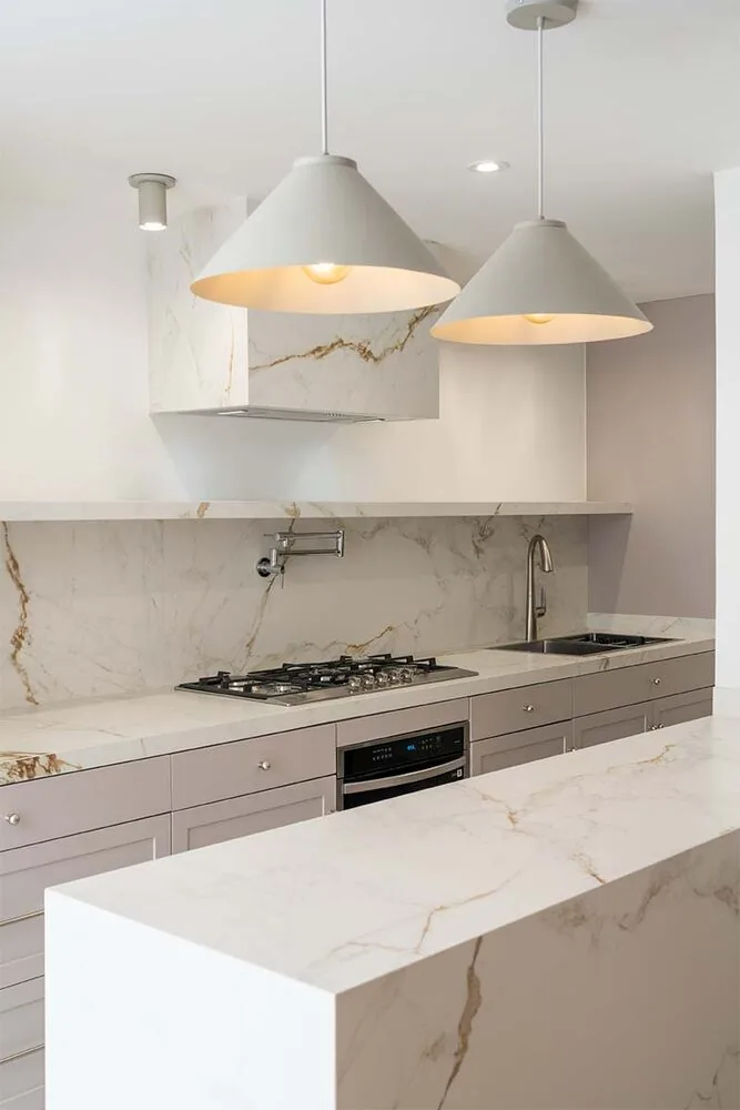 ¿cómo transformar un apartamento antiguo en un refugio de calma y vitalidad?