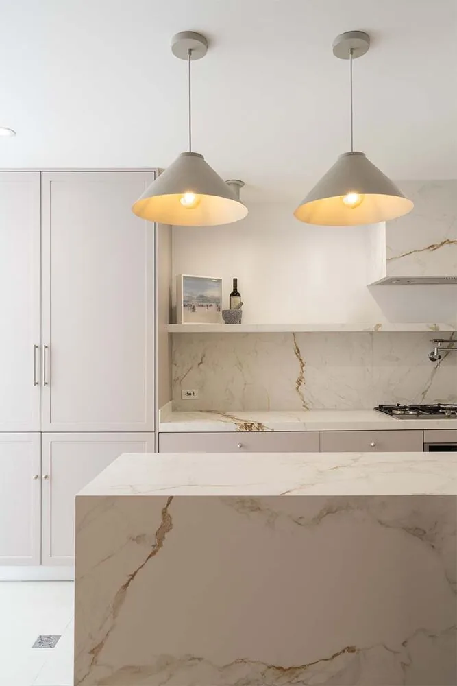 ¿cómo transformar un apartamento antiguo en un refugio de calma y vitalidad?