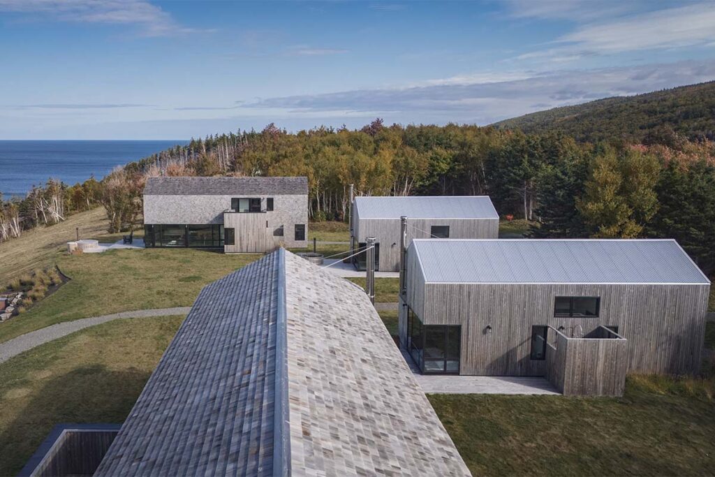 Estas cabañas son un refugio para la conexión con la naturaleza y con los demás 3 Cabanas MacKay Lyons Sweetapple Architects 12 Estas cabañas son un refugio para la conexión con la naturaleza y con los demás