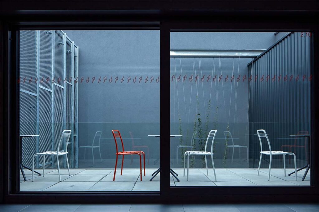 Un ejemplo de cómo el estilo industrial se convierte en arte arquitectónico 9 Edificio blum firma qarta architektura 4 Un ejemplo de cómo el estilo industrial se convierte en arte arquitectónico