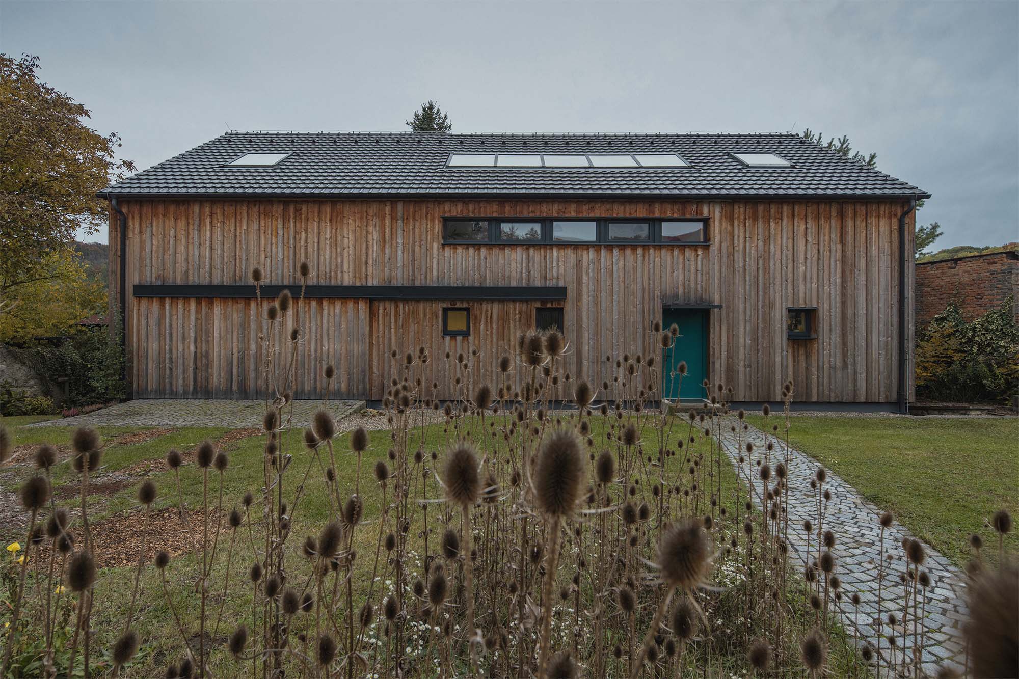 Inspirada en un granero, esta vivienda prioriza su relación con la naturaleza 1 Inspirada en un granero, esta vivienda prioriza su relación con la naturaleza