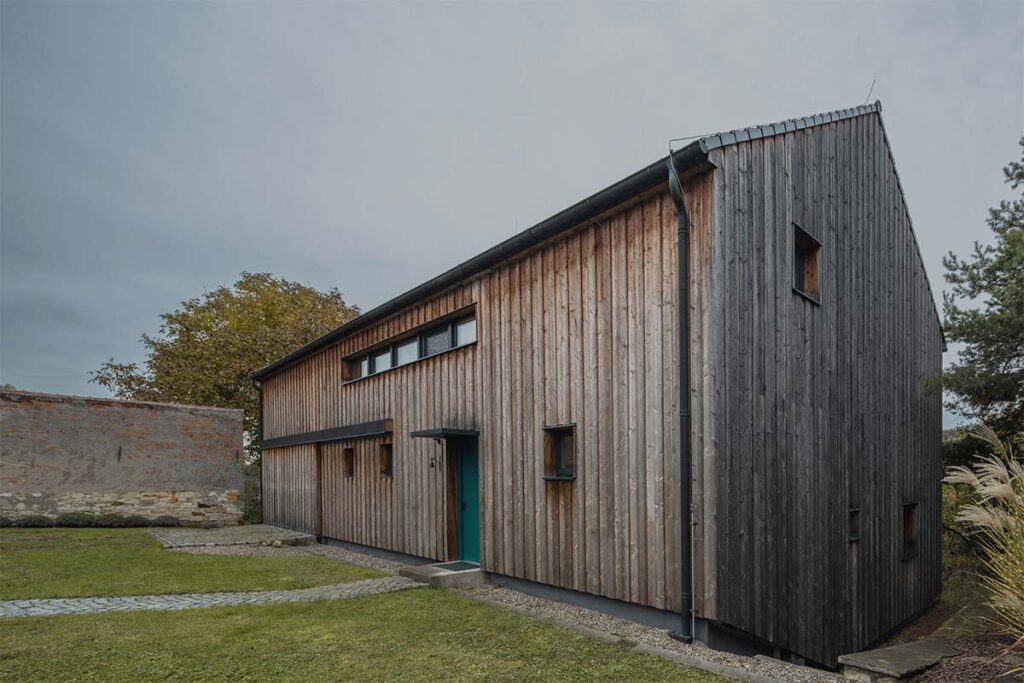 Inspirada en un granero, esta vivienda prioriza su relación con la naturaleza 3 Mimosa Architects Casa 10 Inspirada en un granero, esta vivienda prioriza su relación con la naturaleza