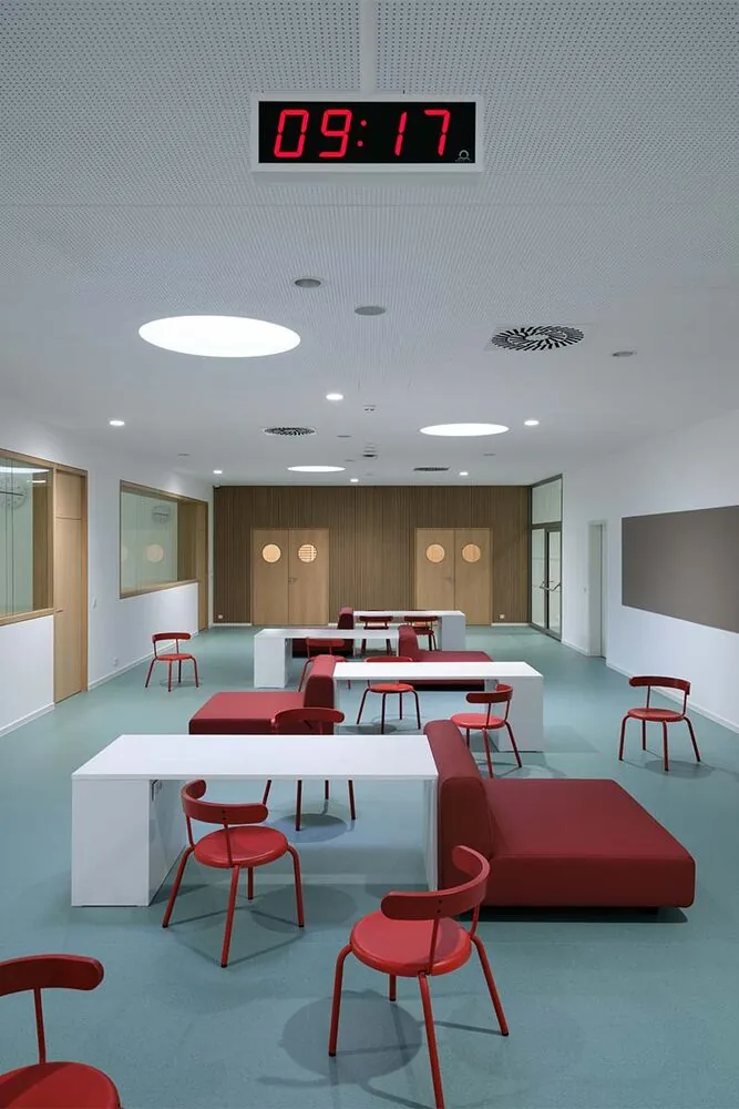 Una antigua fábrica textil se convierte en un campus escolar