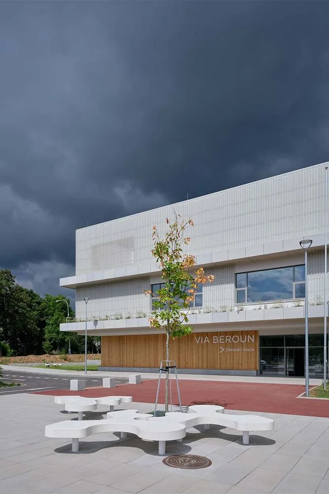 Una antigua fábrica textil se convierte en un campus escolar