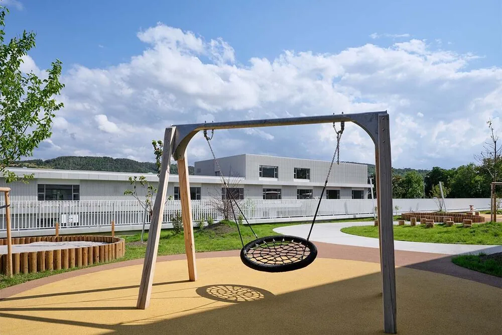 Una antigua fábrica textil se convierte en un campus escolar