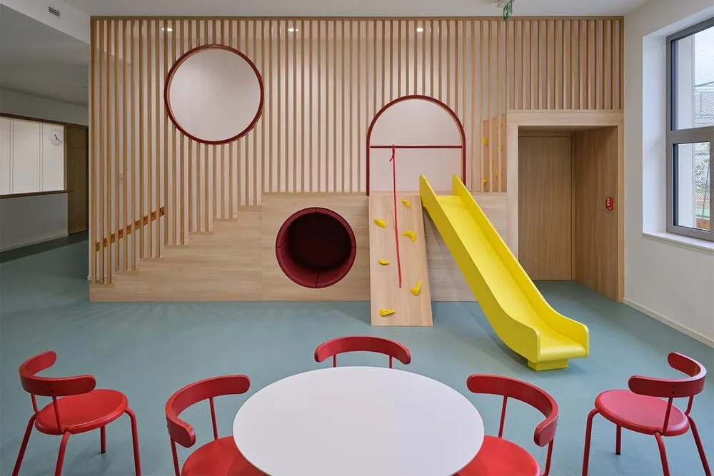 Una antigua fábrica textil se convierte en un campus escolar