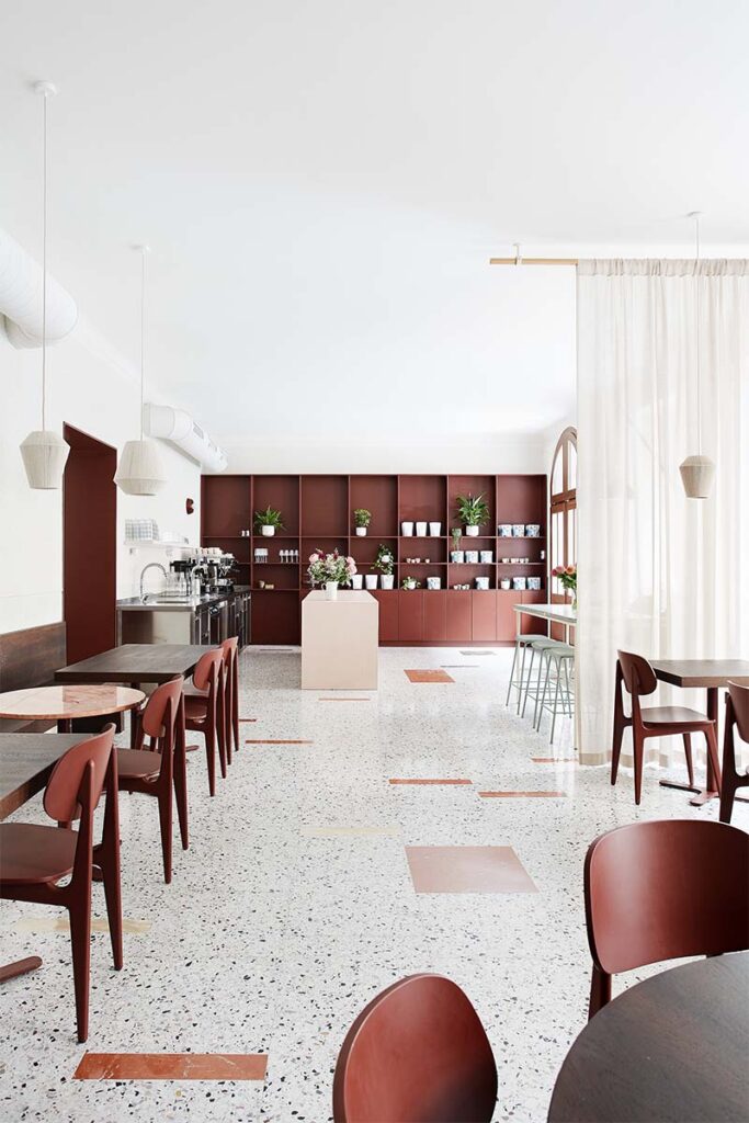 marketa bromova architekti photo veronika raffajova 12 Terrazo y concreto rosa en un restaurante que redefine la calidez urbana
