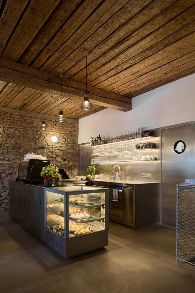 ¿Vamos por un café? Diez 'coffee shops' con estilo en Colombia y el mundo 8 Casa Matej sebek architekti 2 ¿Vamos por un café? Diez 'coffee shops' con estilo en Colombia y el mundo