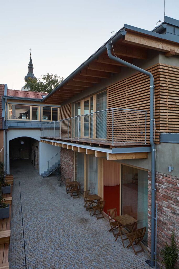 ¿Vamos por un café? Diez 'coffee shops' con estilo en Colombia y el mundo 6 Casa Matej sebek architekti 5 ¿Vamos por un café? Diez 'coffee shops' con estilo en Colombia y el mundo