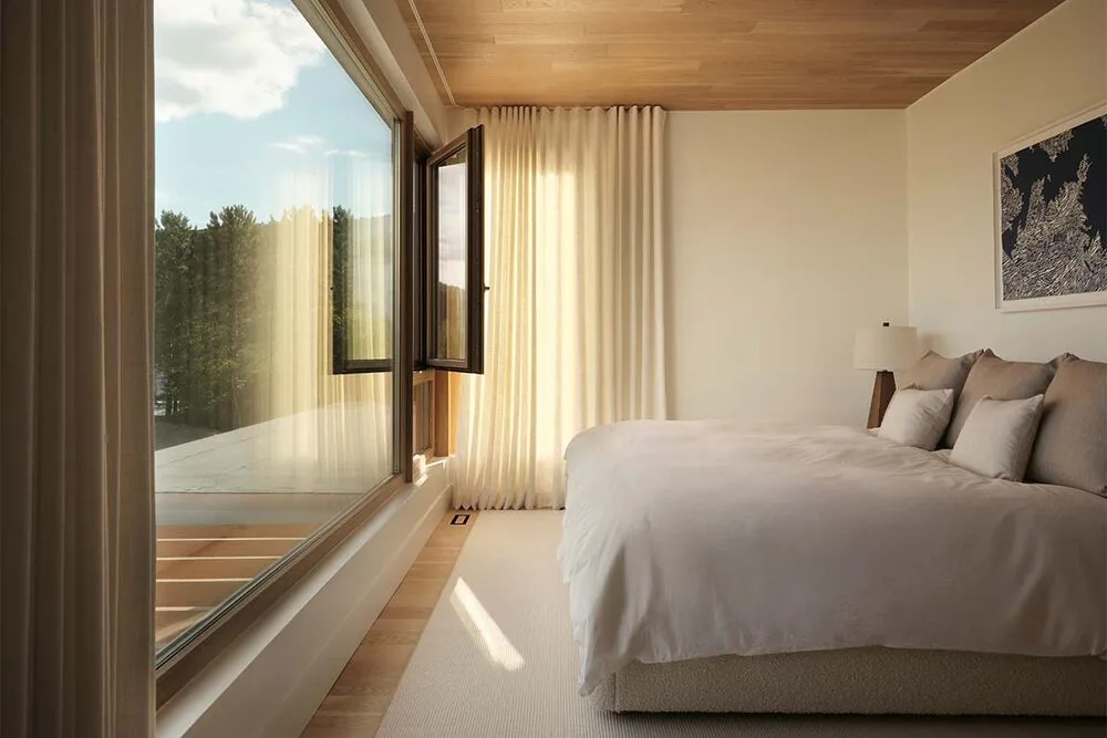 Esta casa es una interpretación contemporánea de la vida junto al lago