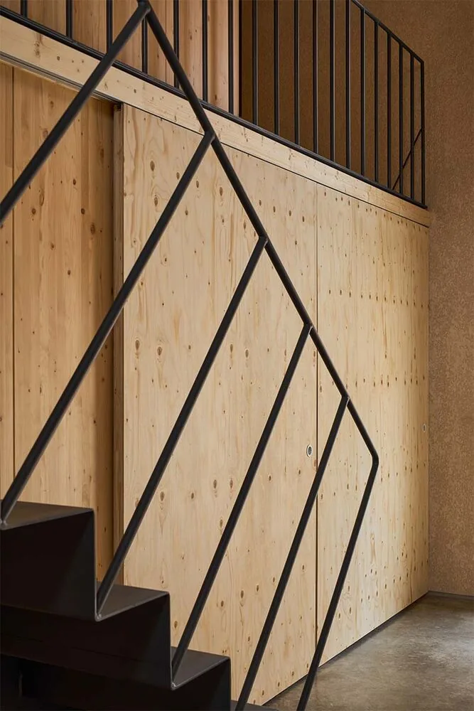 Esta casa patrimonial está intervenida en su interior con madera