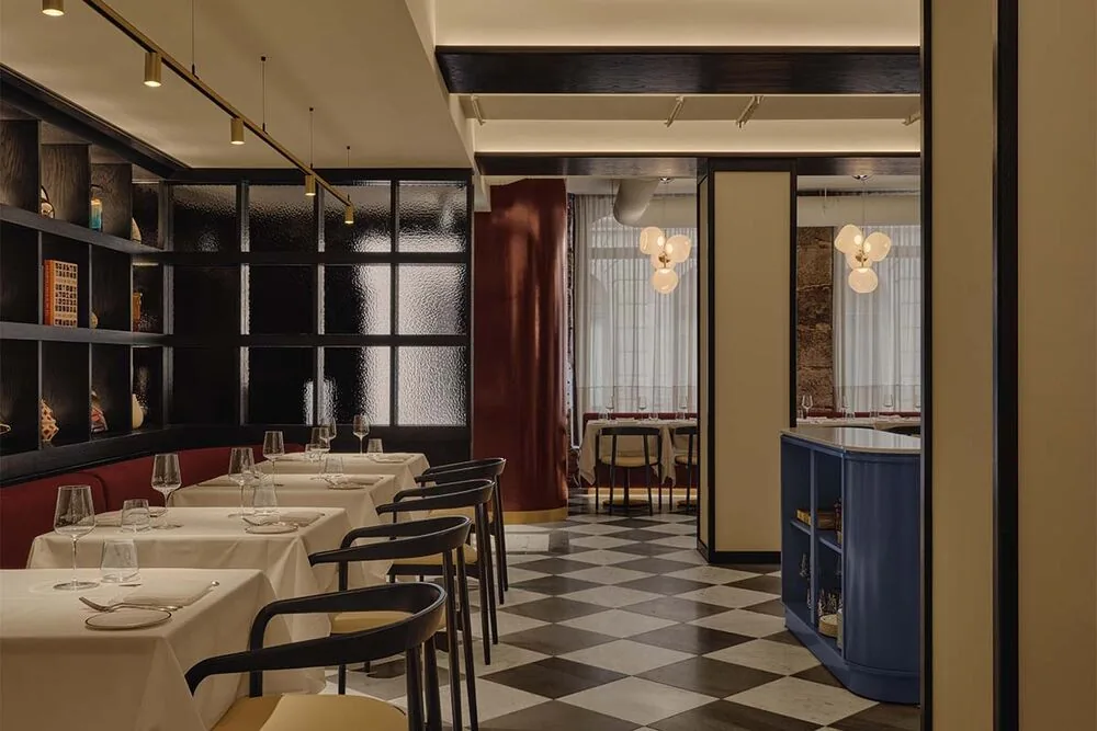 Este restaurante en canadá enseña sobre el poder emocional de la luz y los materiales