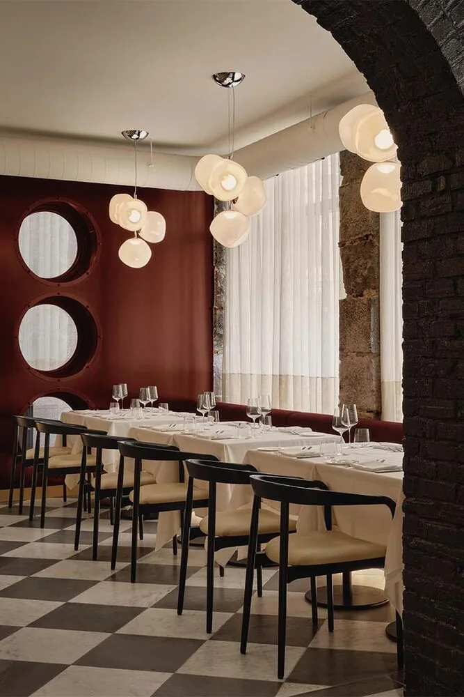 Este restaurante en canadá enseña sobre el poder emocional de la luz y los materiales