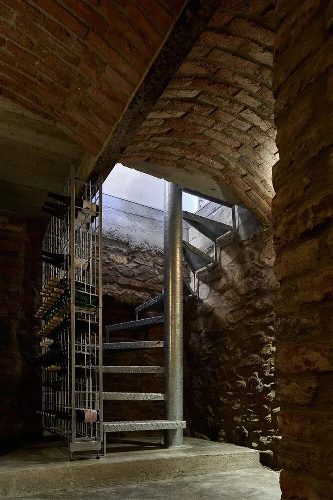 Una casa con tres vidas: es un café, un estudio de yoga y una residencia familiar