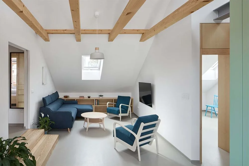 Una casa con tres vidas: es un café, un estudio de yoga y una residencia familiar