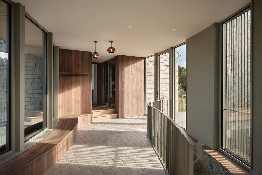 Una residencia rural inspirada en las formas tradicionales de las granjas