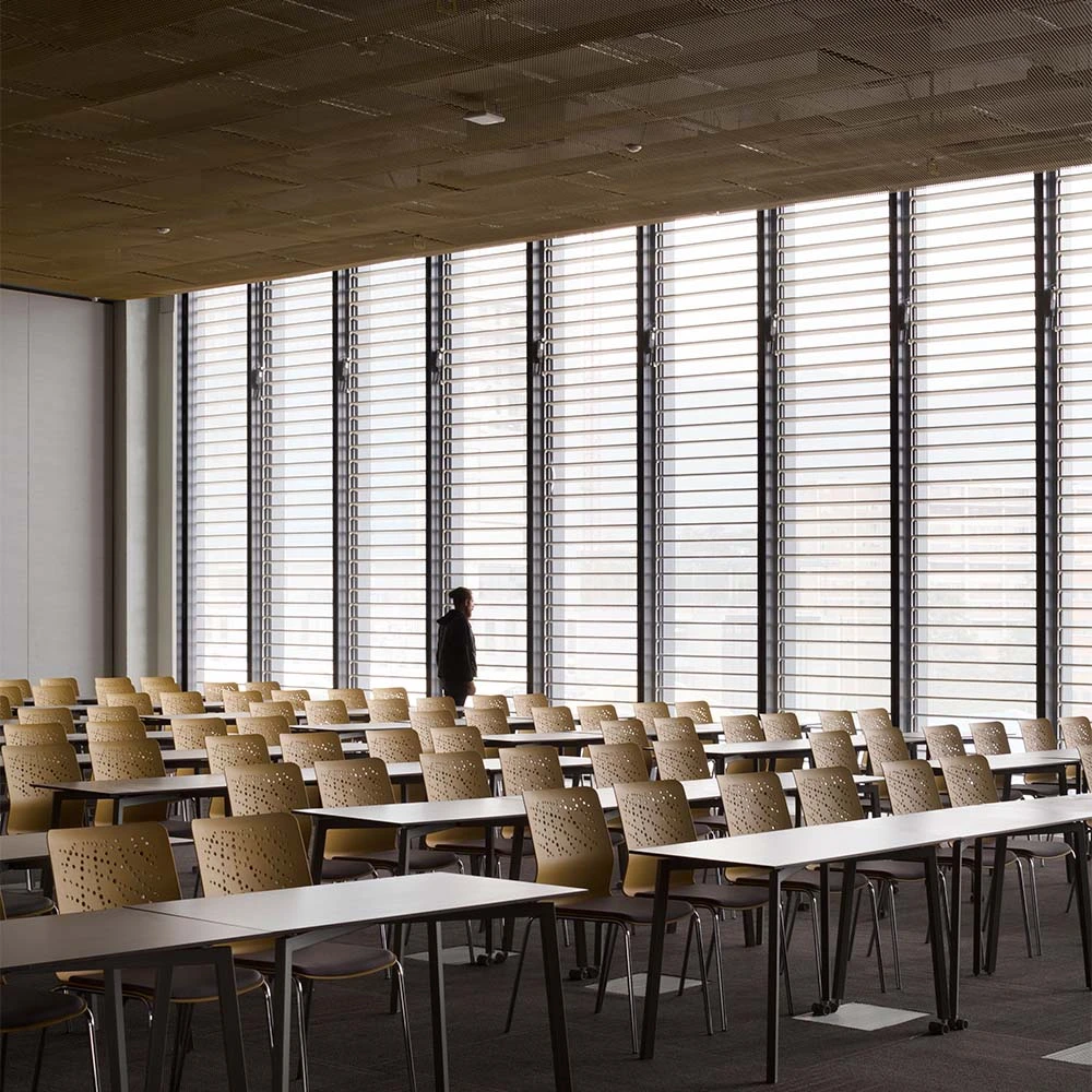 Ágora bogotá: el edificio que convirtió un programa complejo en una experiencia urbana y panorámica