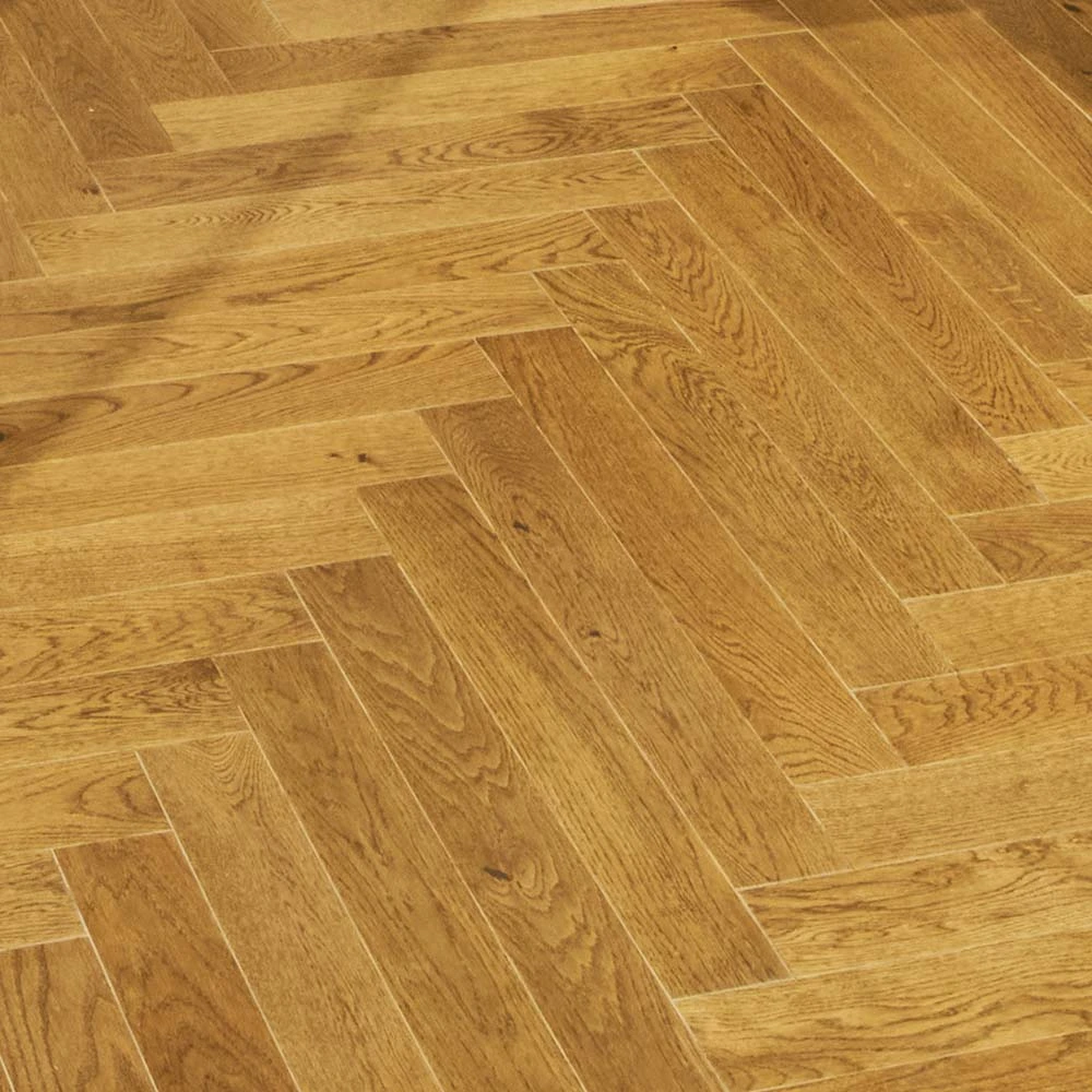 El piso con patrón en espiga: uno de los favoritos en interiores modernos y clásicos