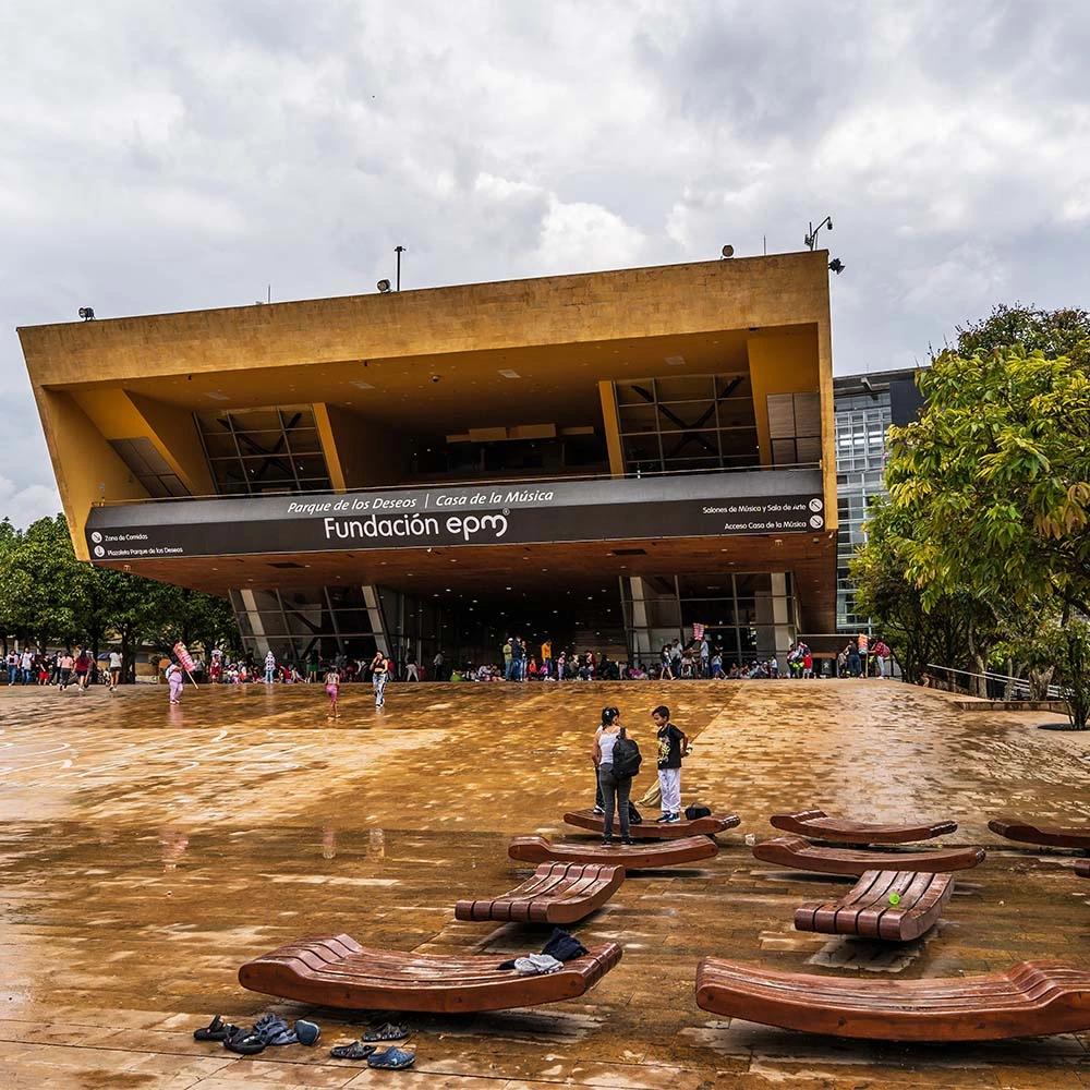 Este parque conectó cultura, ciencia y revitalizó el norte de medellín