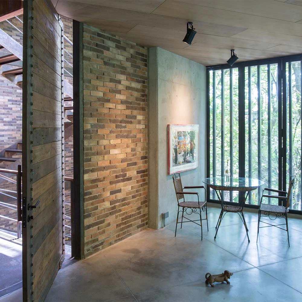 Un edificio en medellín convertido en bosque: su arquitectura se complementa con la naturaleza