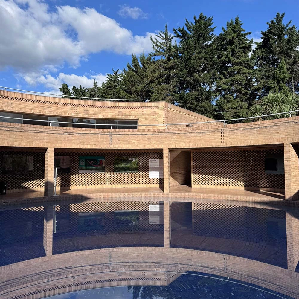 El edificio de posgrados de ciencias humanas de la nacional: escenario del saber colectivo