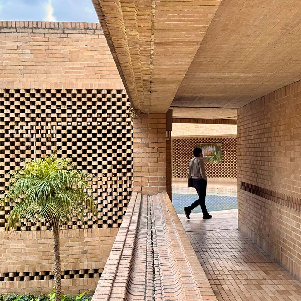 El edificio de posgrados de ciencias humanas de la nacional: escenario del saber colectivo