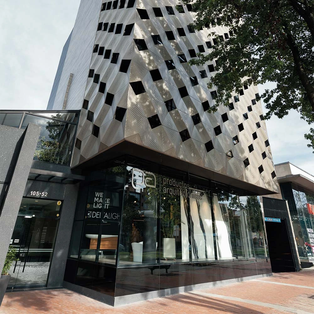 La firma que convirtió lo mejor del diseño mundial en una experiencia para arquitectos, diseñadores y hogares