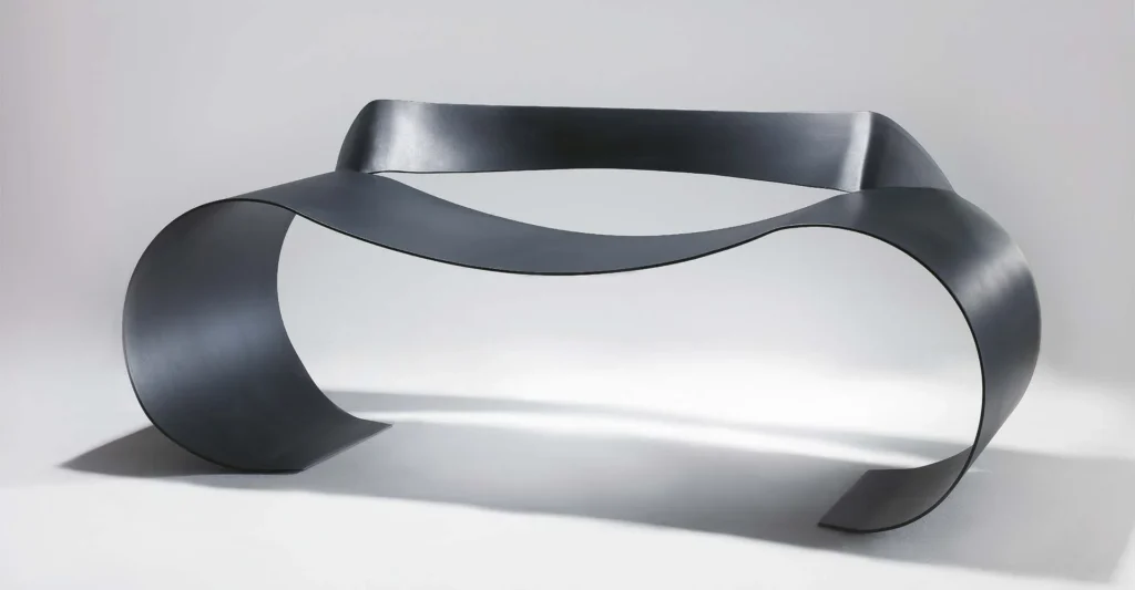 Curvas y metal: las piezas que explican nuestra forma de habitar entre el 2000 y el 2010