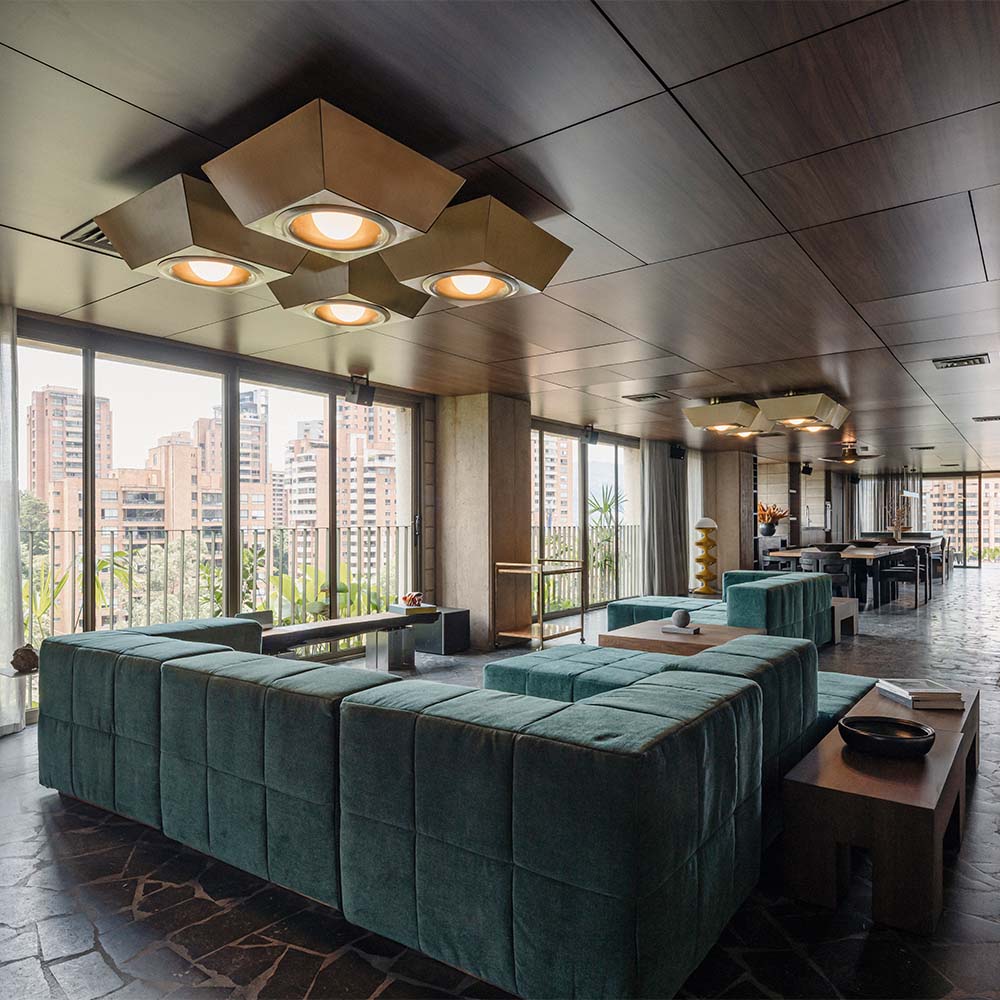 Medellín como destino: un edificio que entiende cómo vivimos y visitamos la ciudad