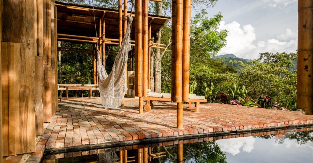 Estos ecohoteles en medio de la montaña están apenas a 90 minutos de bogotá Ecohoteles el escondite y la conchita